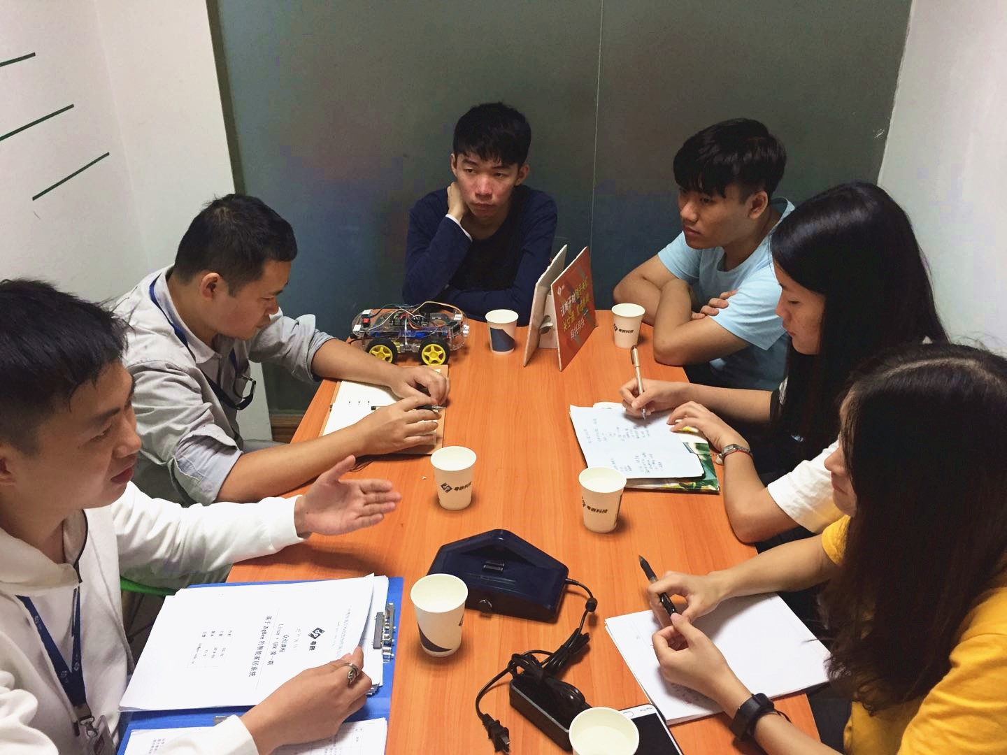 广东工贸职业技术学院众创空间运营团队到访粤嵌开展交流活动