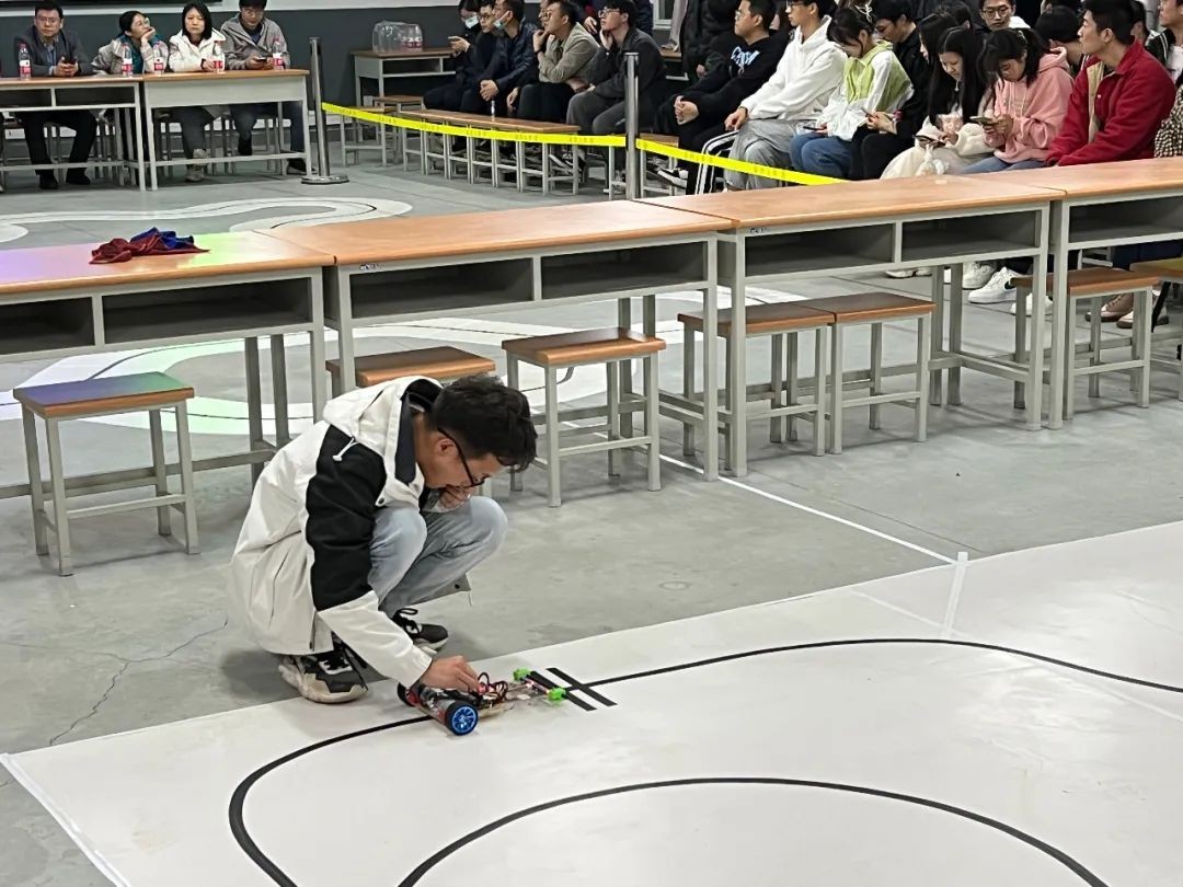 第五届“粤嵌杯” 智能汽车竞赛在华清学院顺利举办