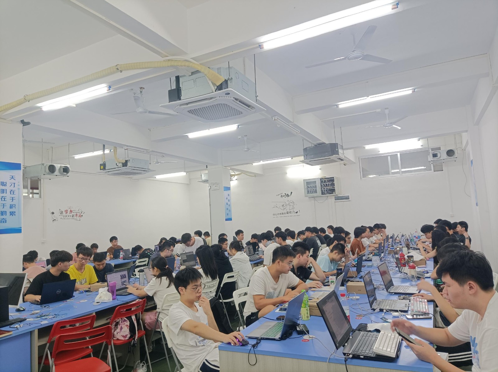 广东技术师范大学嵌入式项目实训,老师讲解嵌入式系统设计课程