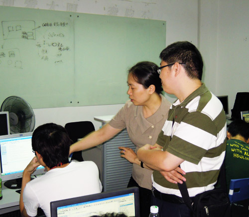 深圳信息职业技术学院院长到访粤嵌并商谈教学合作